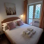 Elizabeth's Place Spanish Steps Apartment