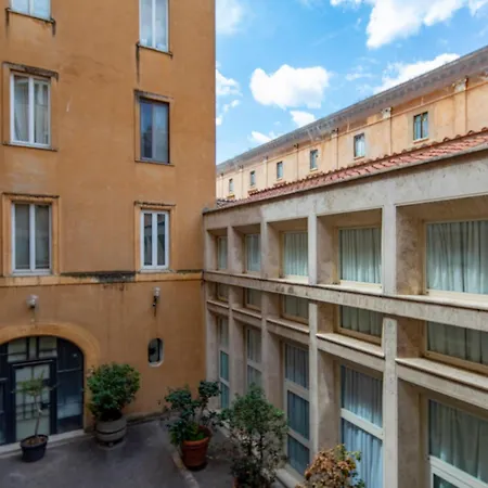Elizabeth's Place Spanish Steps Apartman